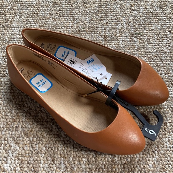 Time and Tru Shoes - NWT Tan Flats - Women's 6 WIDE